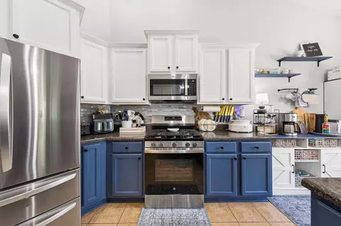 Kitchen - 471 Symphony Way, Freeport, FL 32439 photo 4 of 5