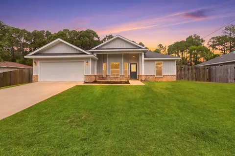 5624 Charter Cir, Gulf Breeze, FL 32563