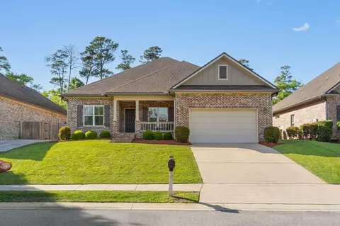 562 Falcon Trl, Niceville, FL 32578