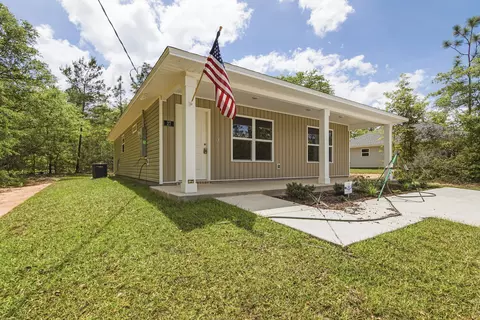27 Pansy Ln, Defuniak Springs, FL 32433