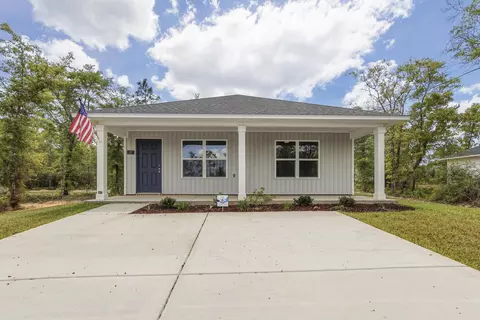 37 Pansy Ln, Defuniak Springs, FL 32433