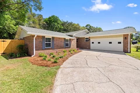 101 Dyer St, Niceville, FL 32578