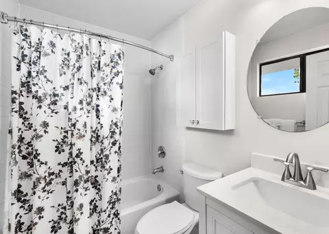 Bath - 453 E Linkside Pl, Miramar Beach, FL 32550 photo 4 of 4