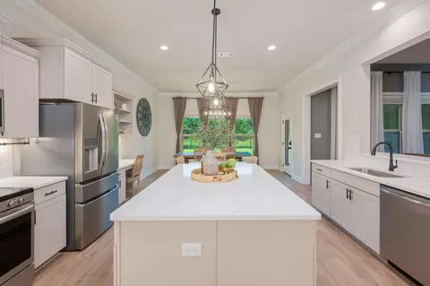 Kitchen - 120 Lumen Loop, Freeport, FL 32439 photo 6 of 9