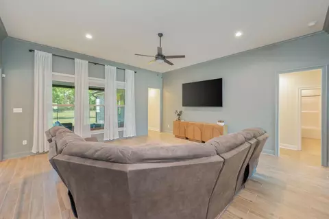 Living - 120 Lumen Loop, Freeport, FL 32439 photo 3 of 3