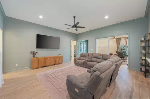 Living - 120 Lumen Loop, Freeport, FL 32439 photo 2 of 3
