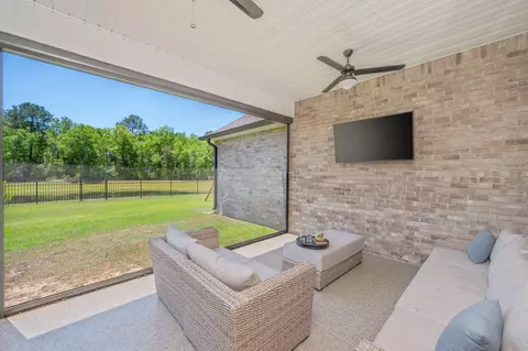 Exterior - 120 Lumen Loop, Freeport, FL 32439 photo 4 of 16