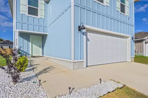 Exterior - 2808 Tallgrass Ct, Crestview, FL 32536 photo 10 of 11