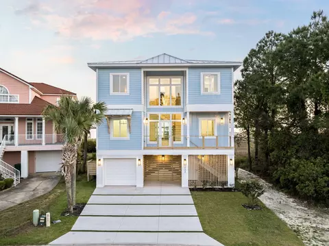 232 Tecumseh Ln, Mary Esther, FL 32569