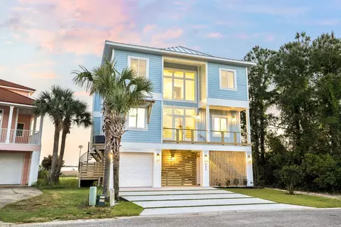 232 Tecumseh Ln, Mary Esther, FL 32569