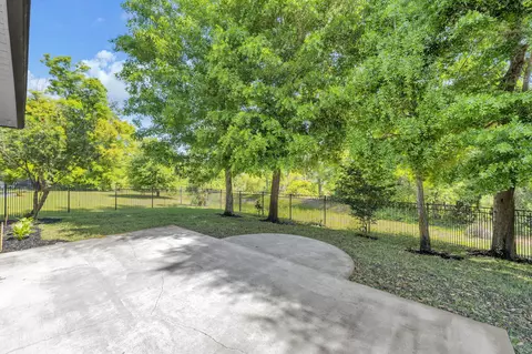 Exterior - 48 Oaktree Blvd, Freeport, FL 32439 photo 7 of 11