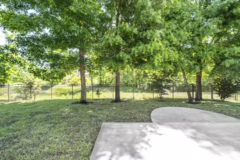 Exterior - 48 Oaktree Blvd, Freeport, FL 32439 photo 8 of 11