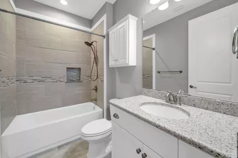 Bath - 48 Oaktree Blvd, Freeport, FL 32439 photo 3 of 4
