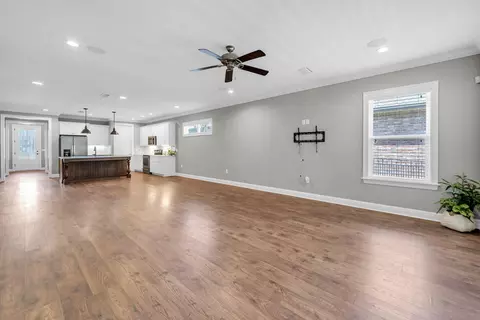 Living - 48 Oaktree Blvd, Freeport, FL 32439 photo 3 of 5