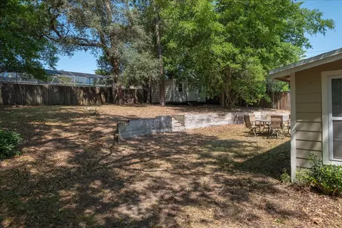 Exterior - 1102 Phyllis Ave, Niceville, FL 32578 photo 3 of 3