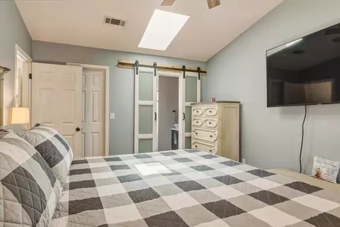Bedroom - 1102 Phyllis Ave, Niceville, FL 32578 photo 3 of 5