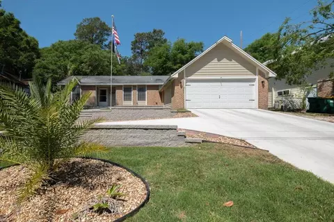 Exterior - 1102 Phyllis Ave, Niceville, FL 32578 photo 2 of 3