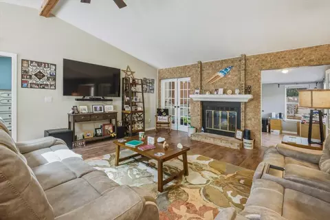 Living - 1102 Phyllis Ave, Niceville, FL 32578 photo 1 of 2