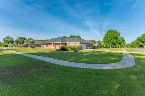 5552 Frontier Dr, Crestview, FL 32536
