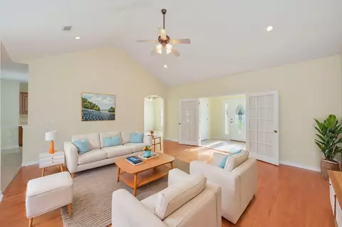Living - 5552 Frontier Dr, Crestview, FL 32536 photo 4 of 5