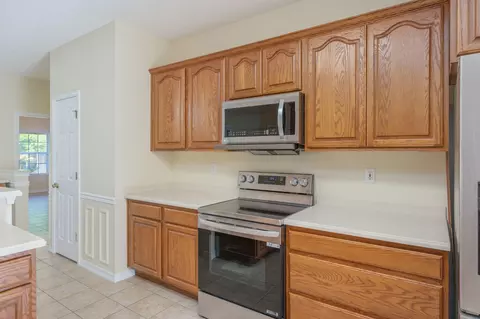 Kitchen - 5552 Frontier Dr, Crestview, FL 32536 photo 6 of 6