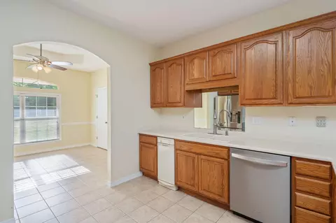 Kitchen - 5552 Frontier Dr, Crestview, FL 32536 photo 3 of 6