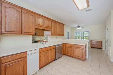 Kitchen - 5552 Frontier Dr, Crestview, FL 32536 photo 5 of 6