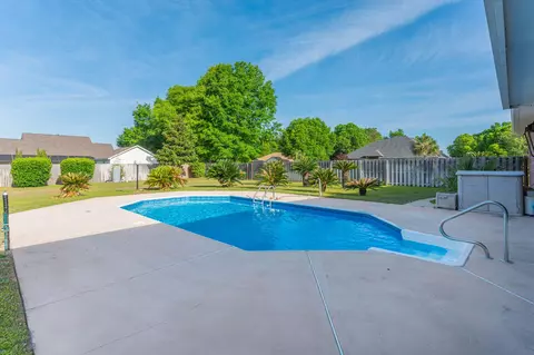 Exterior - 5552 Frontier Dr, Crestview, FL 32536 photo 9 of 15