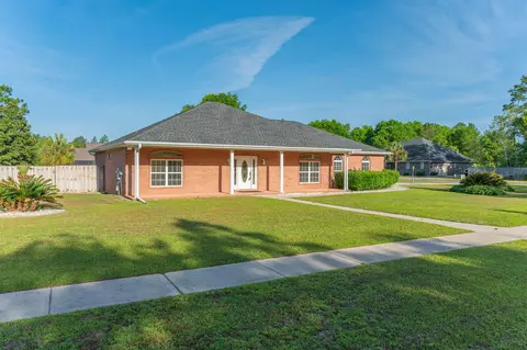 Exterior - 5552 Frontier Dr, Crestview, FL 32536 photo 4 of 15