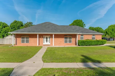 Exterior - 5552 Frontier Dr, Crestview, FL 32536 photo 3 of 15