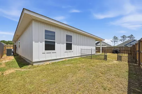 Exterior - 125 Blooming Cv, Crestview, FL 32539 photo 6 of 8