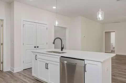 Kitchen - 6269 Possum Ridge Rd, Crestview, FL 32539 photo 3 of 7