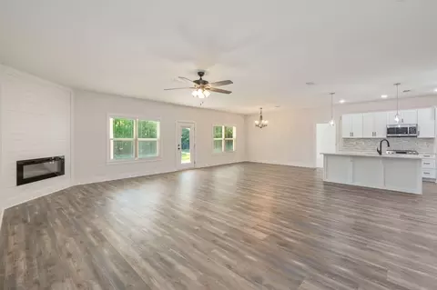 Living - 6269 Possum Ridge Rd, Crestview, FL 32539 photo 1 of 2