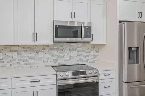 Kitchen - 6269 Possum Ridge Rd, Crestview, FL 32539 photo 5 of 7