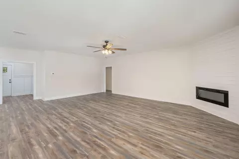 Living - 6269 Possum Ridge Rd, Crestview, FL 32539 photo 2 of 2