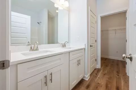 Entry Way - 740 E Chestnut Ave, Crestview, FL 32539 photo 4 of 4