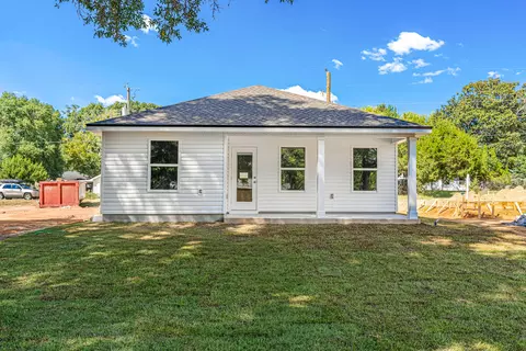 Exterior - 740 E Chestnut Ave, Crestview, FL 32539 photo 2 of 3