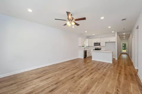 Entry Way - 740 E Chestnut Ave, Crestview, FL 32539 photo 1 of 4