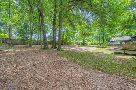 Exterior - 165 Smith St, Crestview, FL 32539 photo 5 of 10