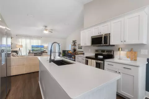 6042 Capitol Dr, Gulf Breeze, FL 32563