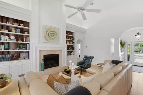 Living - 792 N Indigo Loop, Miramar Beach, FL 32550 photo 2 of 3