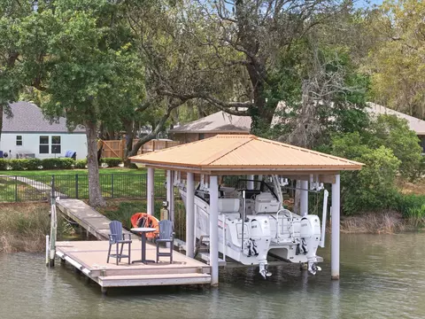 6770 Tom King Bayou Rd, Navarre, FL 32566
