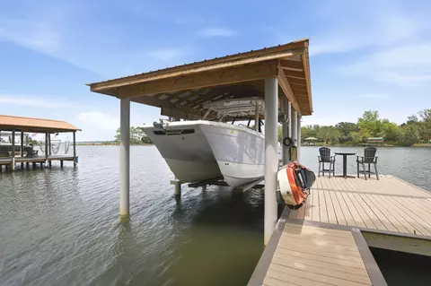 6770 Tom King Bayou Rd, Navarre, FL 32566