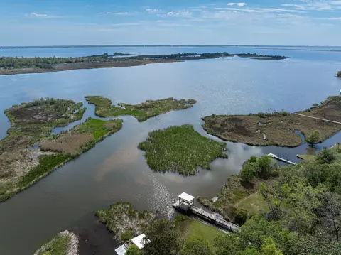 203 Pitts Bayshore Dr, Freeport, FL 32439 photo 4