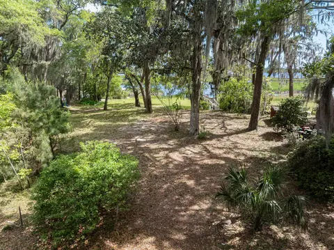 203 Pitts Bayshore Dr, Freeport, FL 32439 photo 9