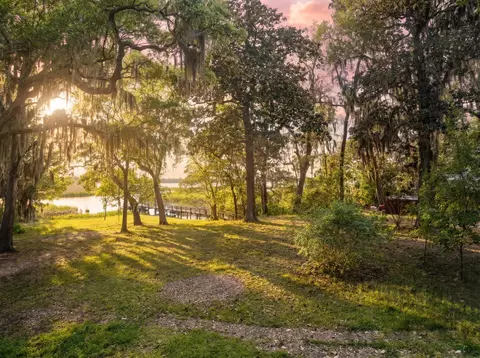 203 Pitts Bayshore Dr, Freeport, FL 32439 photo 10