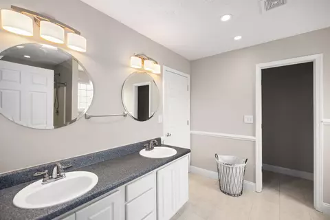 Bath - 202 Limestone Cir, Crestview, FL 32539 photo 1 of 3