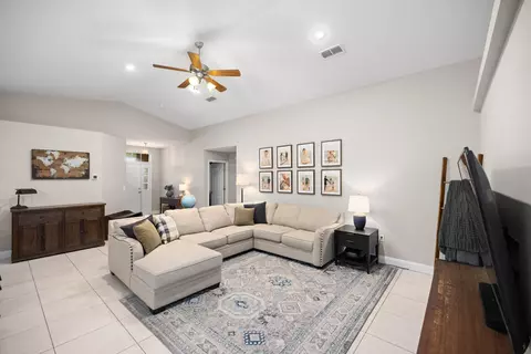 Living - 202 Limestone Cir, Crestview, FL 32539 photo 4 of 4
