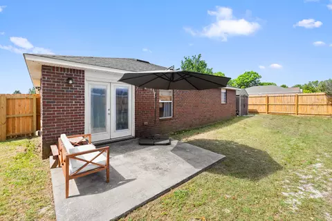 Exterior - 202 Limestone Cir, Crestview, FL 32539 photo 2 of 8