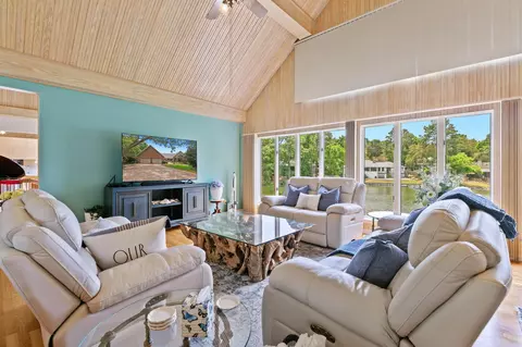 Living - 11 Kristin Cir, Niceville, FL 32578 photo 3 of 5